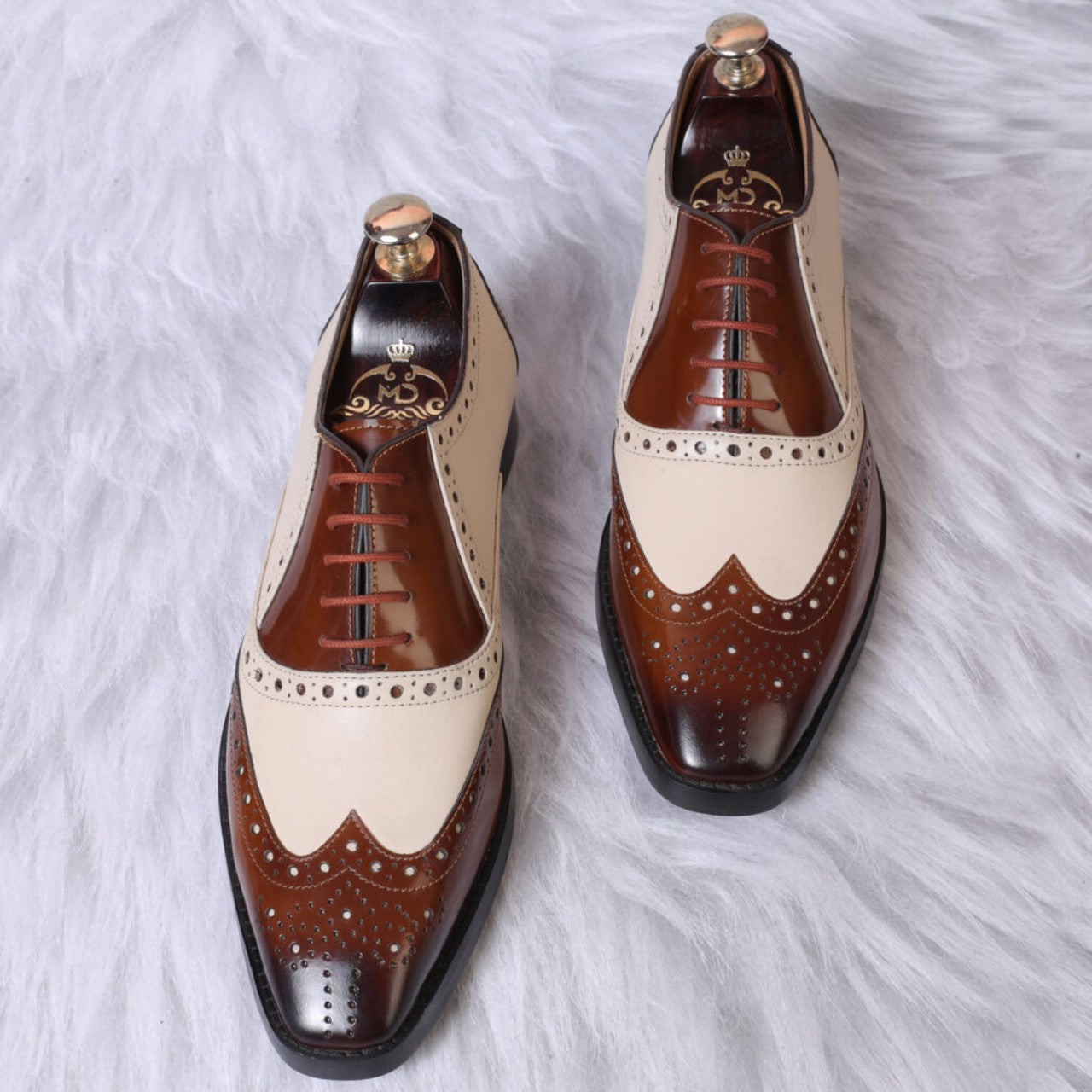 BROWN & WHITE MIRROR GLOSSED SPECTATOR WINGTIP OXFORDS - 9.5