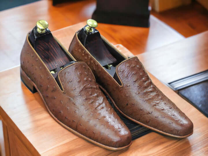 Men Ostrich Print Loafers