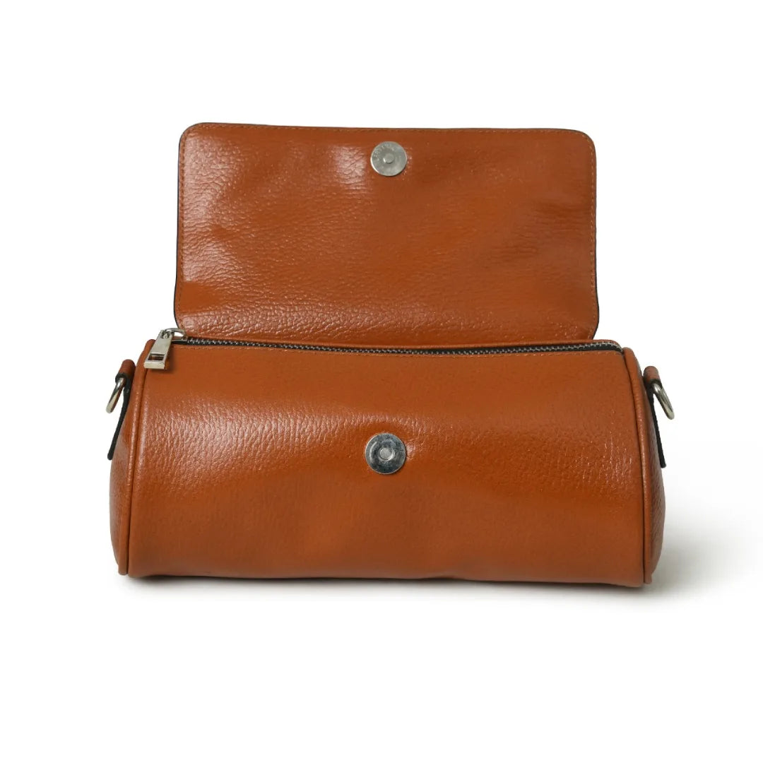 Leather woman clutch bag