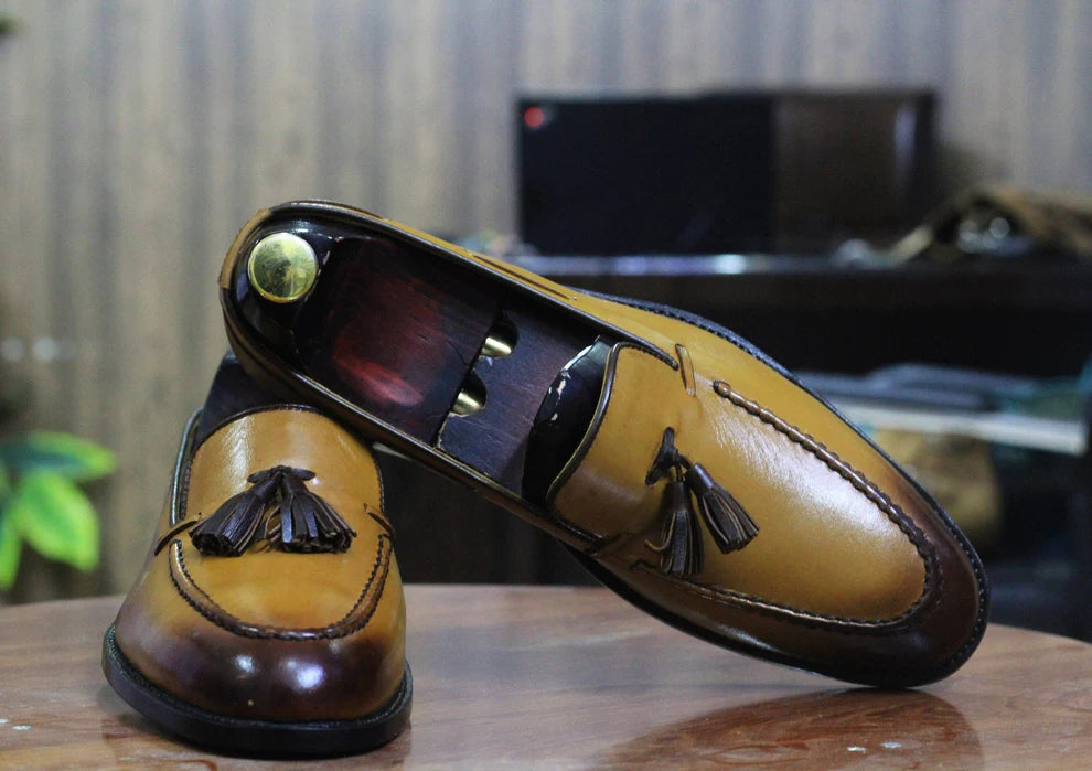 Handmade Tan Color Genuine Cow-Hide Leather Tussles Moccasins Shoes For Men, Slip On Loafers Shoes For Mens