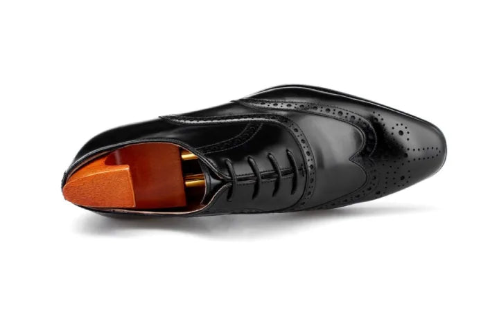 WINGTIP DERBY SHOES: